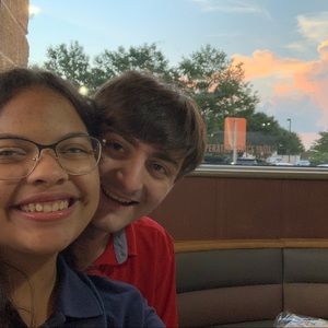 Meet your Posher, Alexis